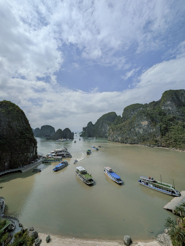 🇻🇳 Halong Bay: When Nature Outshines Every Filter ⛰🛳