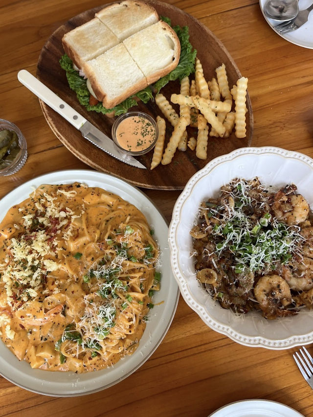 濟州島|美食大推薦機場旁隱藏版寵物友善餐廳，本地人都在吃
