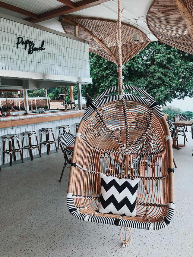 Papa Beach Pattaya - คาเฟ่ริมทะเล