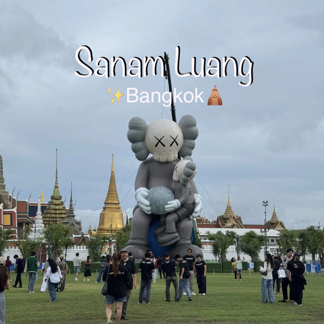 🎈KAWS Giant Sculpture Lands in Bangkok! | Free Public Art Exhibition