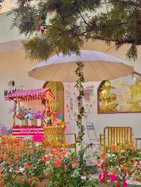 คาเฟ่ดอกไม้และร้านอาหารฟีลครอบครัวในสวน 🌸🌷