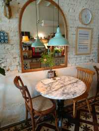 Apple Pie Bliss in the Heart of Manila