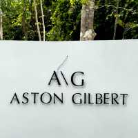 🌿 Aston Gilbert Café – คาเฟ่กระจกล่องหนกลางสวนยาง