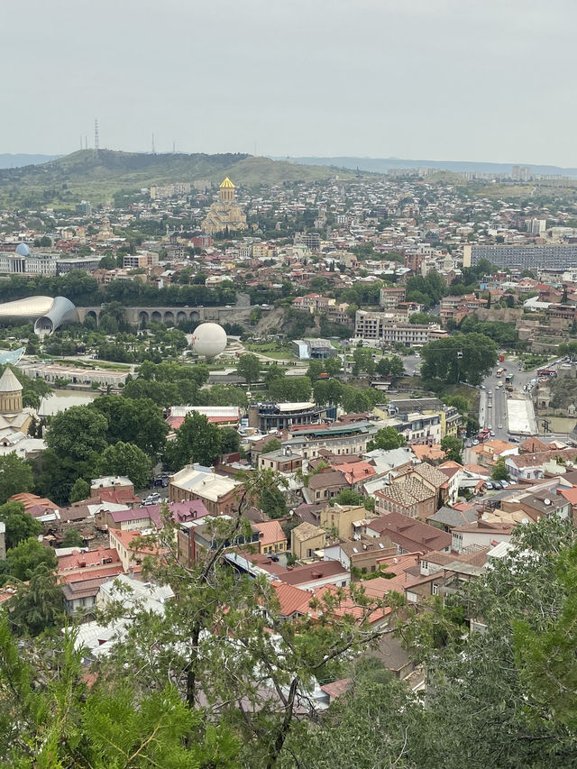 【ナリカラ要塞】美しいトビリシの街が見える絶景スポット🇬🇪