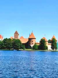 Europe 🌍🏰✨ Trakai Island Castle: Lithuania’s Fairytale on Water! 🌊🇱🇹
