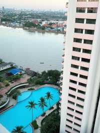Staycation ที่ Riverine