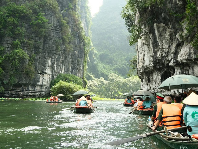 Trang An - A peaceful ride through time and limestone ⛵