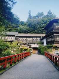 【群馬・四万温泉】レトロと自然が調和する癒しの温泉街へ