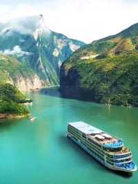 🌊🚢 Glide Through China’s Heart! | Yangtze River Cruise  🇨🇳✨