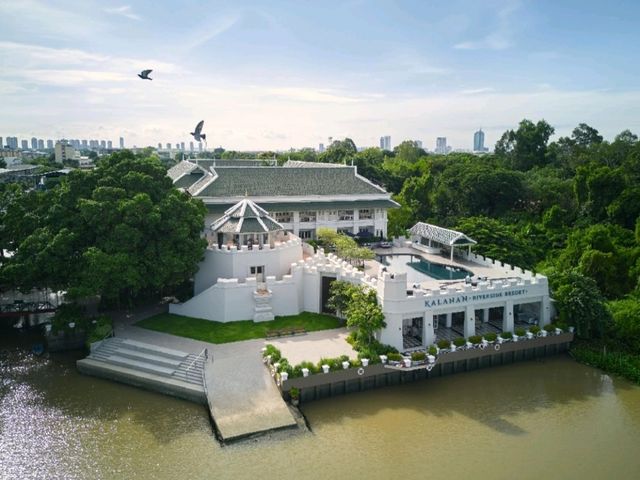 Kalanan Riverside Resort