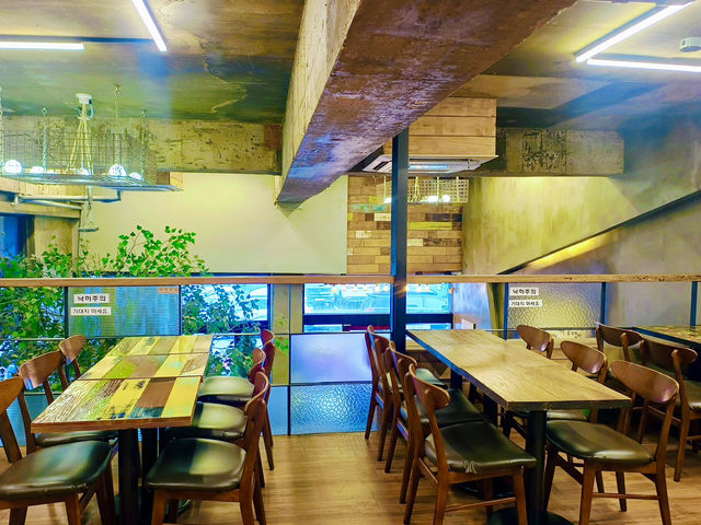 The cafe Cen'áele