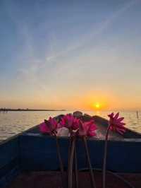 ล่องเรือทะเลน้อย