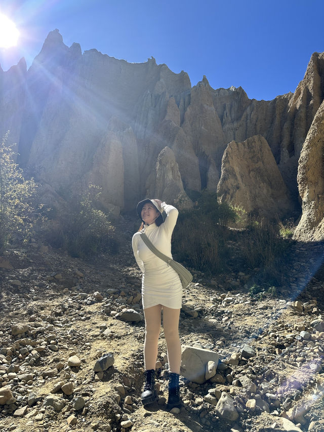 🇳🇿Step Into Mulan: Discover the Magical Clay Cliffs of Omarama
