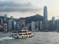 日與夜的景色都同樣令人沉醉的維多利亞港
