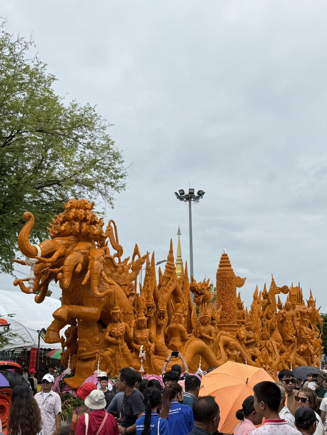 แห่เทียนเข้าพรรษา | อุบลราชธานี