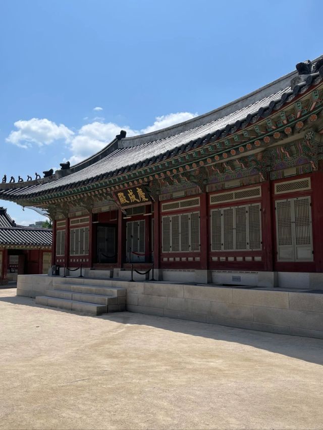 Echoes of Royalty: The Spirit of Gyeongbokgung