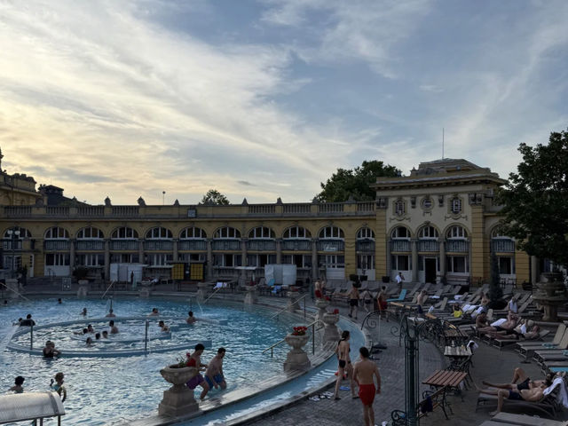 Szechenyi Thermal Bath: My Recent Experience & Tips for Your Visit! ♨️🤩