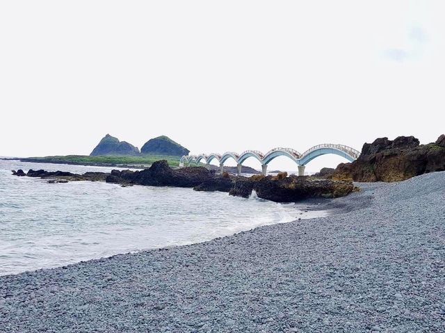 🌊 Walking Above the Waves at Sanxiantai (三仙台)