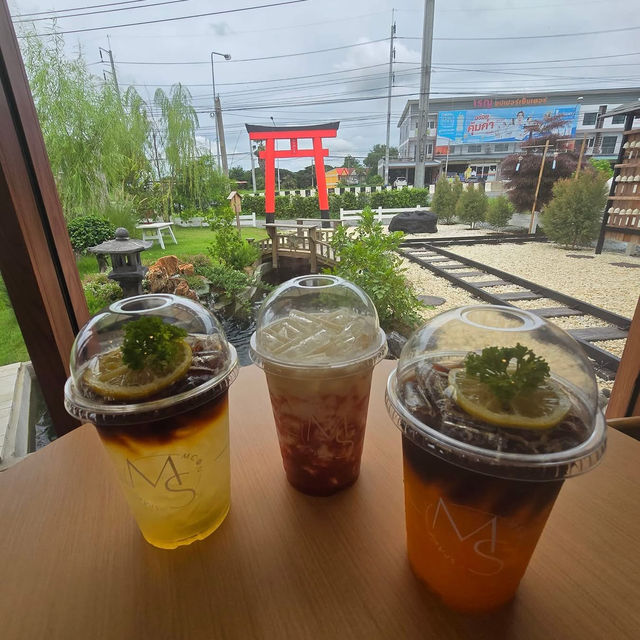 🌙☕ Moon Space Café – คาเฟ่มินิมอลสไตล์ญี่ปุ่น