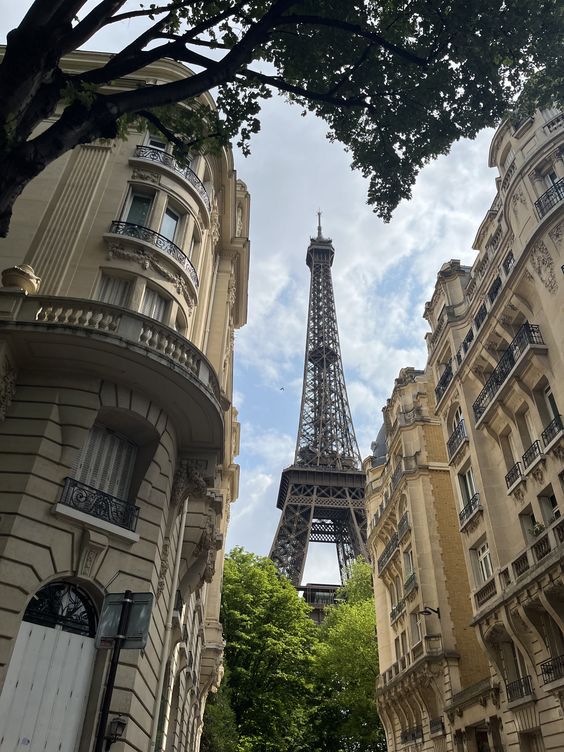🌟🇫🇷 “ปารีสไม่หวานเกินไป ถ้าคุณได้เดินช้าๆ