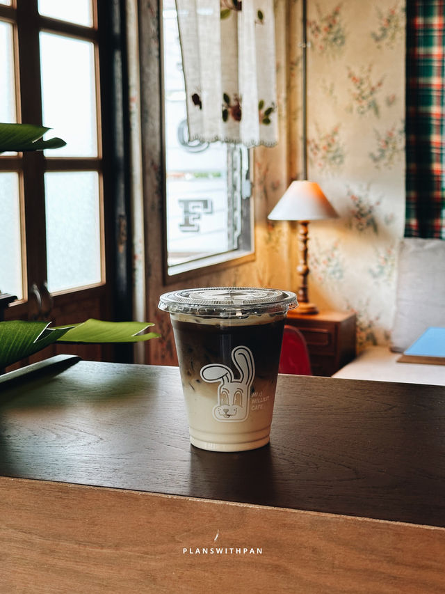 Millilit Cafe Thapae ChiangMai . 🐰🥕