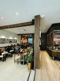 Joyi Cafe Penuin in Batam