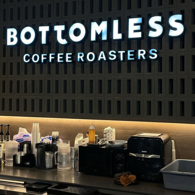 ☕🌾 Bottomless Cafe – พื้นที่เงียบ ๆ สำหรับวันช้า 