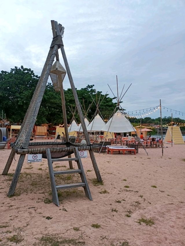 คาเฟ่บนชายหาดส่วนตัว