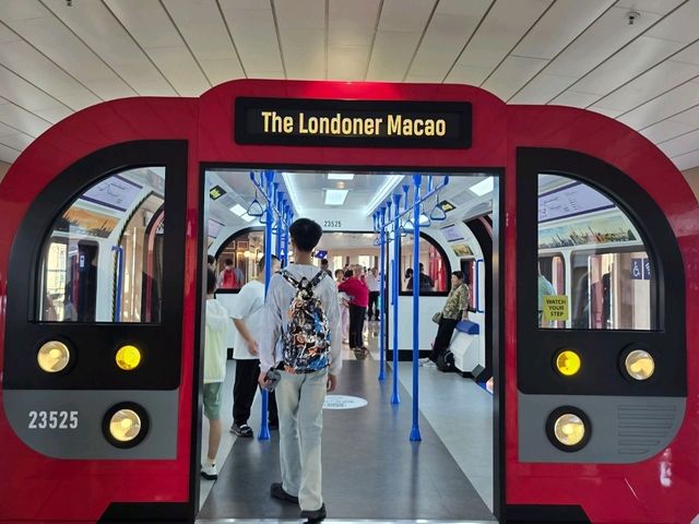The Londoner. The Londoner.
