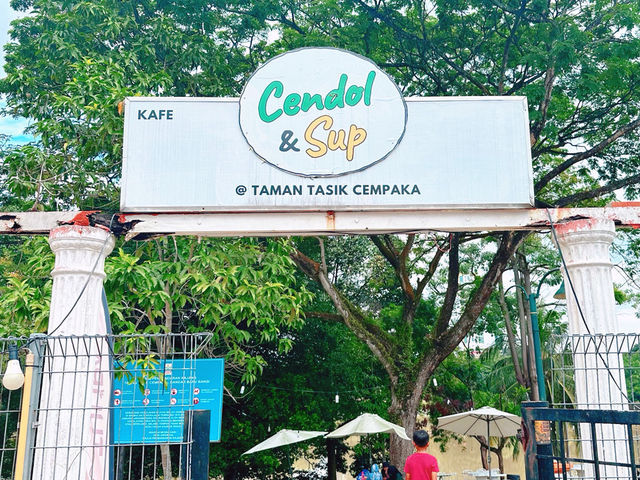 Taste the Simple Joys: Soup & Cendol by the Lake