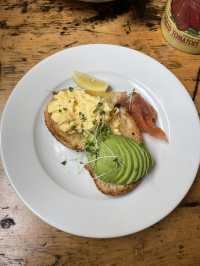 ☕🍳 Boston Tea Party — คาเฟ่บรรยากาศCozy ใน Exeter