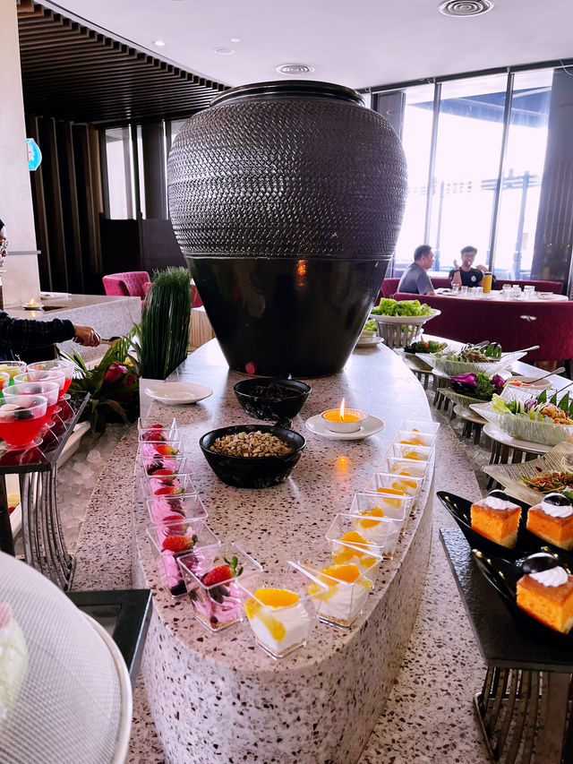 Bila-Bila Restaurant: Seaside Buffet Haven in Sepang