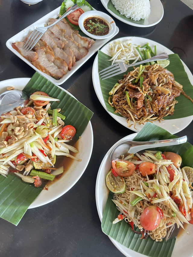 🍃🥘 ตะอำ เขาใหญ่ – อาหารไทยรสจัดจ้านกลางขุนเขา 🌄