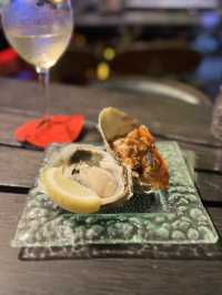 【バリ島 インドネシア】毎日9pmまでOysterが破壊の値段で食べれるワインバー🦪🥂