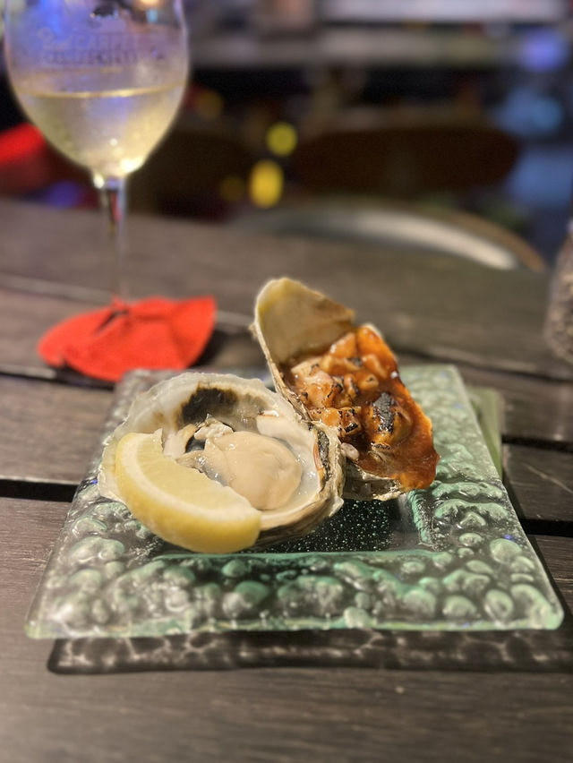 【バリ島 インドネシア】毎日9pmまでOysterが破壊の値段で食べれるワインバー🦪🥂