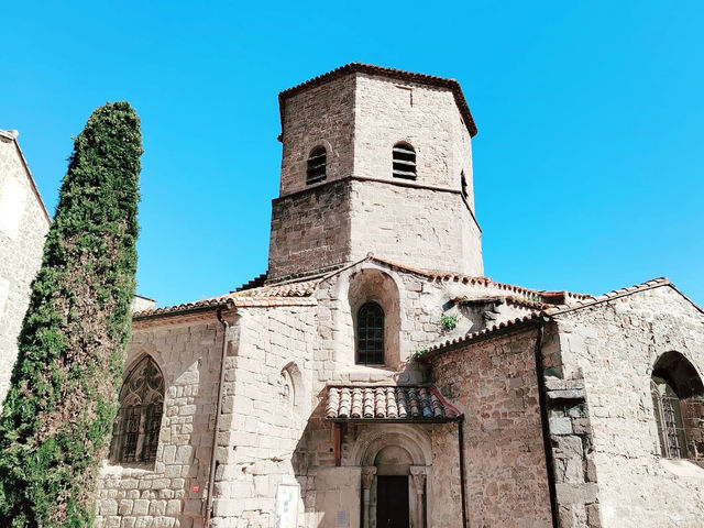Solo in a Geometric Marvel: Sainte-Marie de Rieux-Minervois