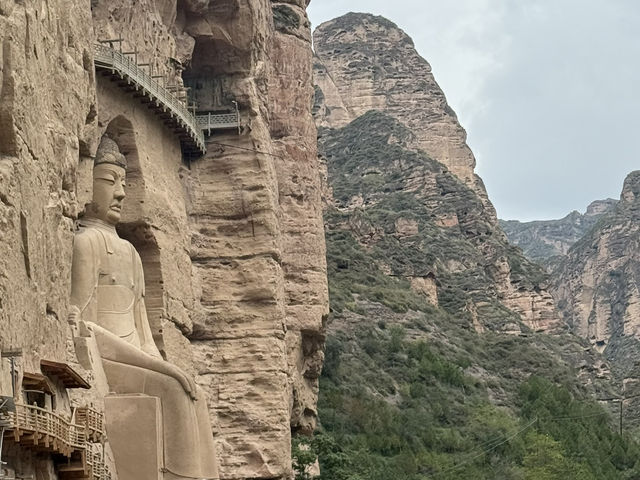 A 1600-year-old site on Yellow River with 183 caves and niches, 694 stone statues A 1600-year-old site on Yellow River with 183 caves and niches, 694 stone statues