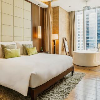 タイムレスな快適さと都会的な優雅さ