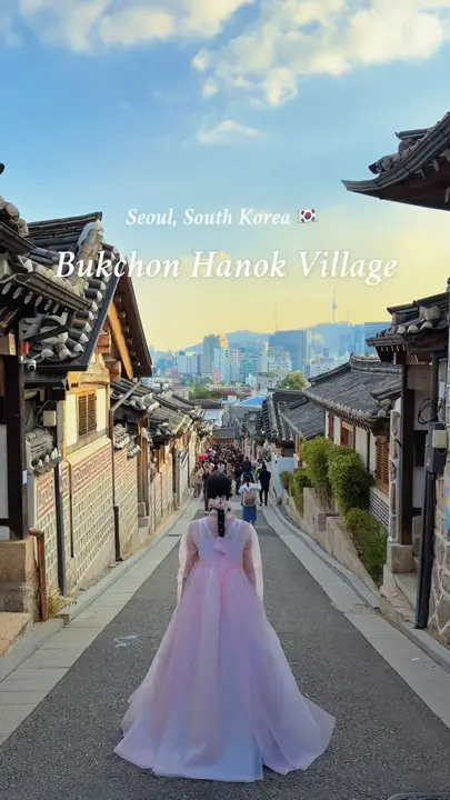 Bukchon Hanok Village, Seoul, South Korea 