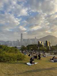 🌅 M+: จุดชมพระอาทิตย์ตกที่ปังที่สุดใน West Kowloo