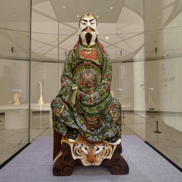 深セン関山月美術館｜超絶技巧の白磁フラワーアート彫刻展で繊細な