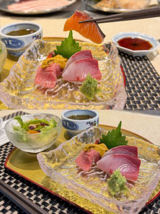 "Shika Teppan-Yaki" in Causeway Bay specializes in Teppanyaki x Omakase. It gets quite busy even on weekdays, so make sure to book a table.