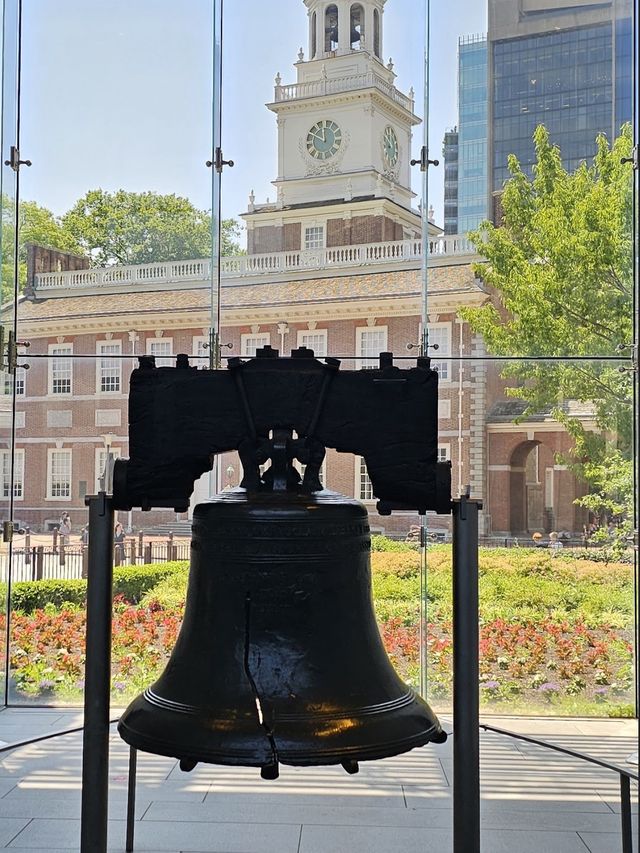 Historic bell - icon of Freedom in 🇺🇸 