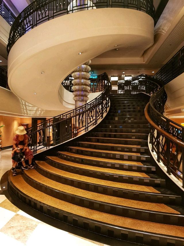 a truly Royal hotel 