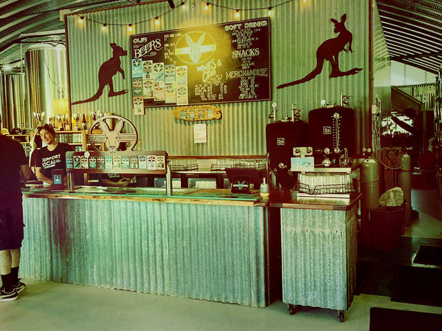 🍻 Lucky Bay Brewery: Cold Beer, Live Tunes & Good Times!
