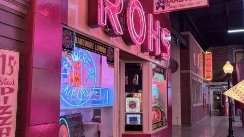 Checking out Cincinnati? You can’t miss the American Sign Mu — traveler post in Cincinnati