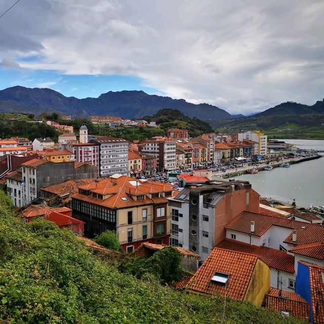 Ribadesella: Coastal Charm and Scenic Beauty