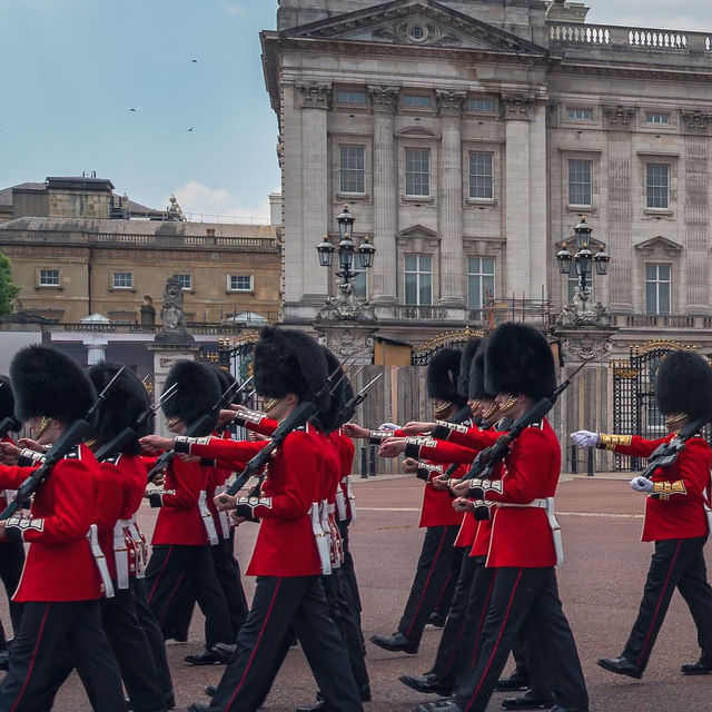 Buckingham Palace Royal guards 🏰