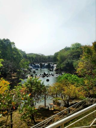 지앙 디엔 폭포: 자연 속의 휴양 🌿✨