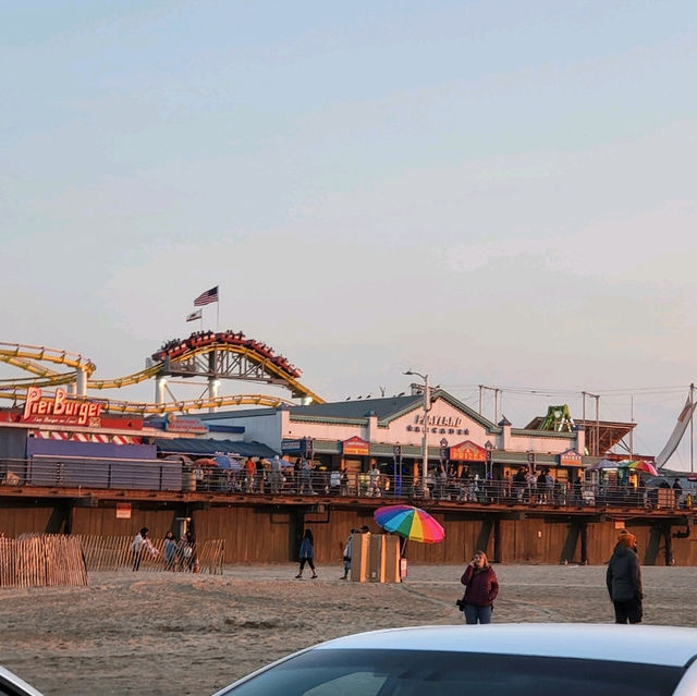 🌊✨ Experience the Magic of Santa Monica Pier! 🎡🌅